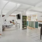 1 Bedroom Cozy In
