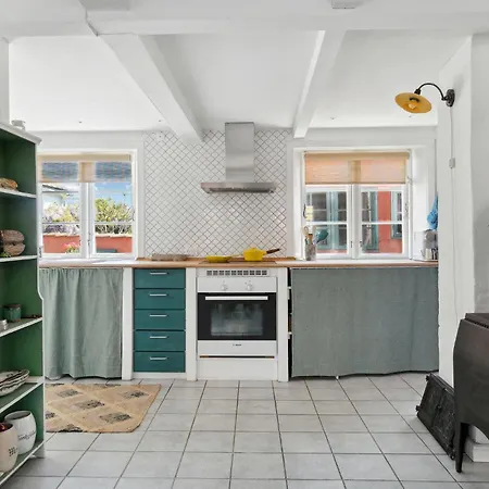 In With Kitchen